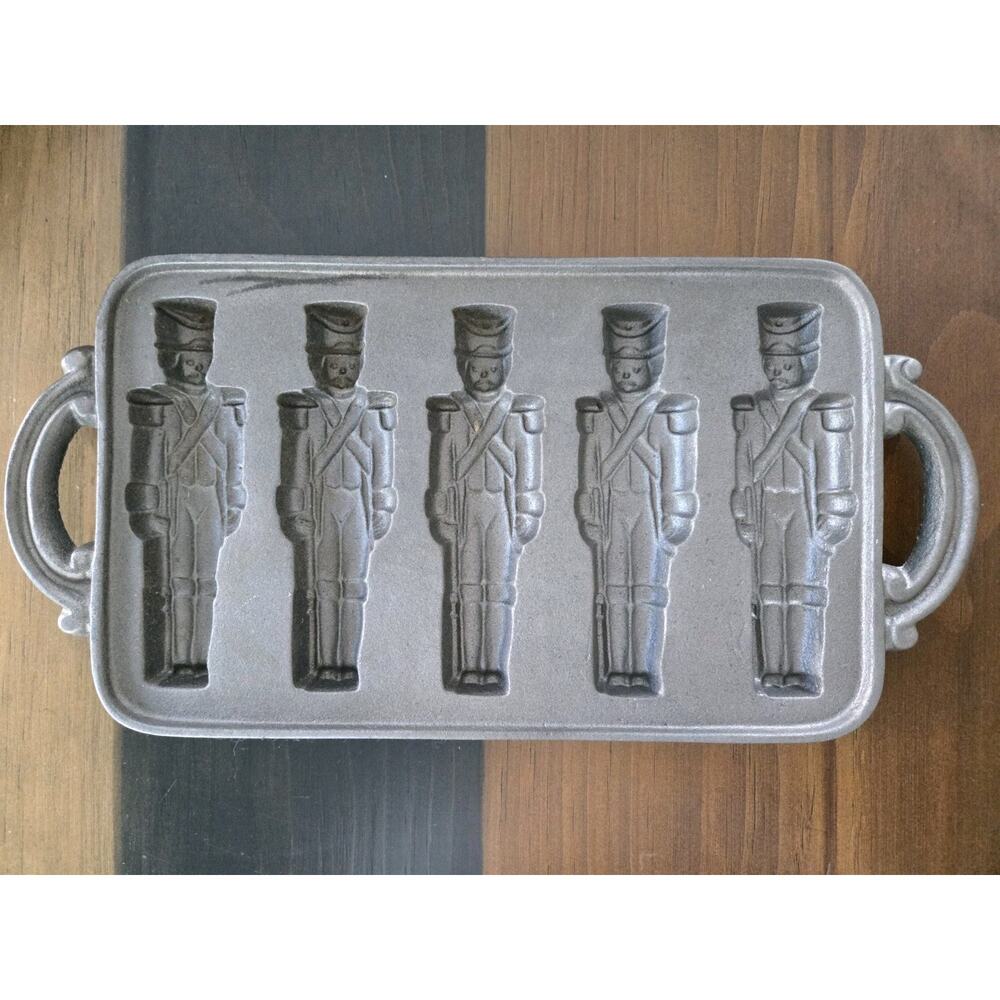 John Wright Co. Cast Iron Toy Soldier Cookie Pan Made in USA